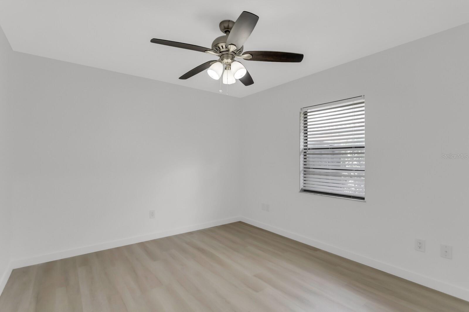 Listing photo id 41 for 7032 Pelican Island Drive