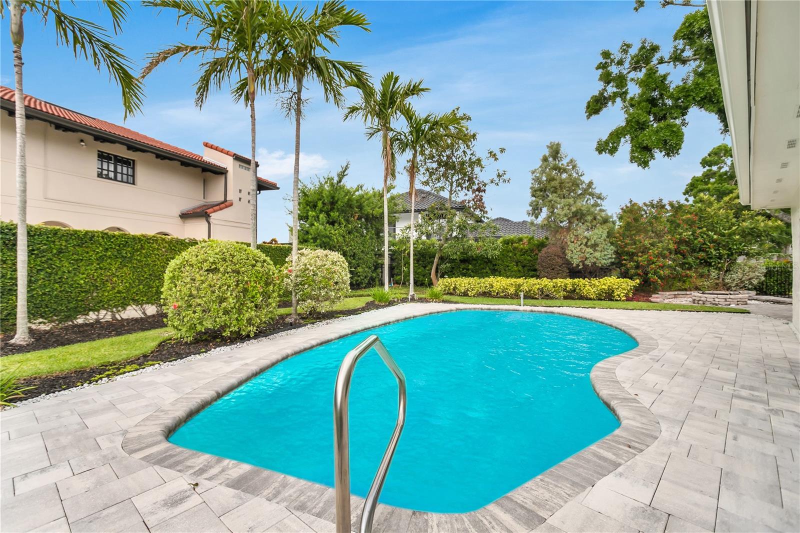 Listing photo id 45 for 7032 Pelican Island Drive