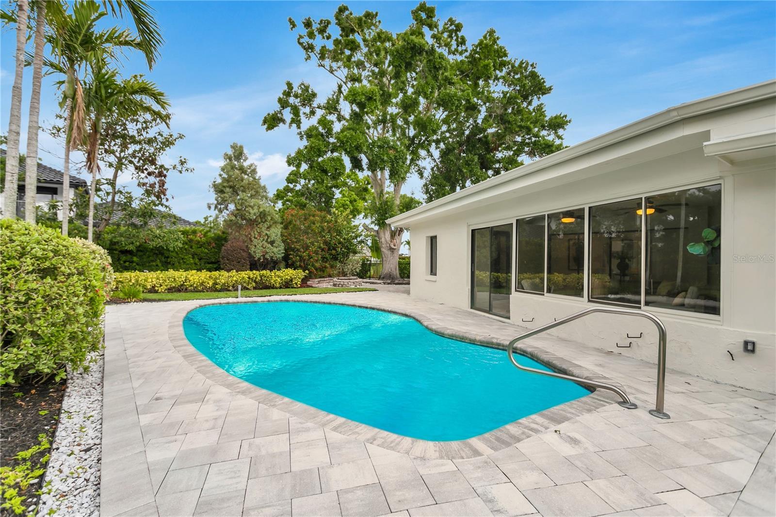 Listing photo id 46 for 7032 Pelican Island Drive