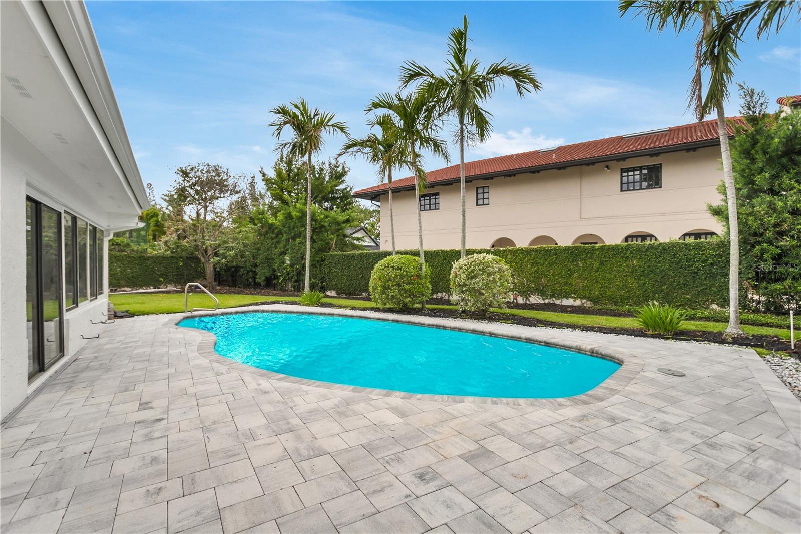 Listing photo id 48 for 7032 Pelican Island Drive
