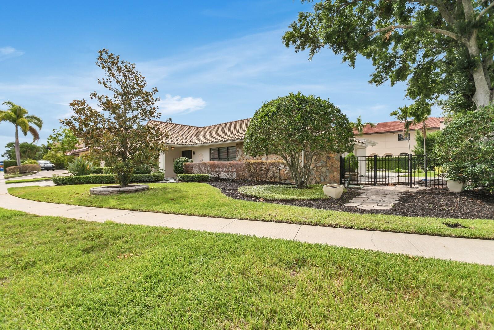 Listing photo id 54 for 7032 Pelican Island Drive