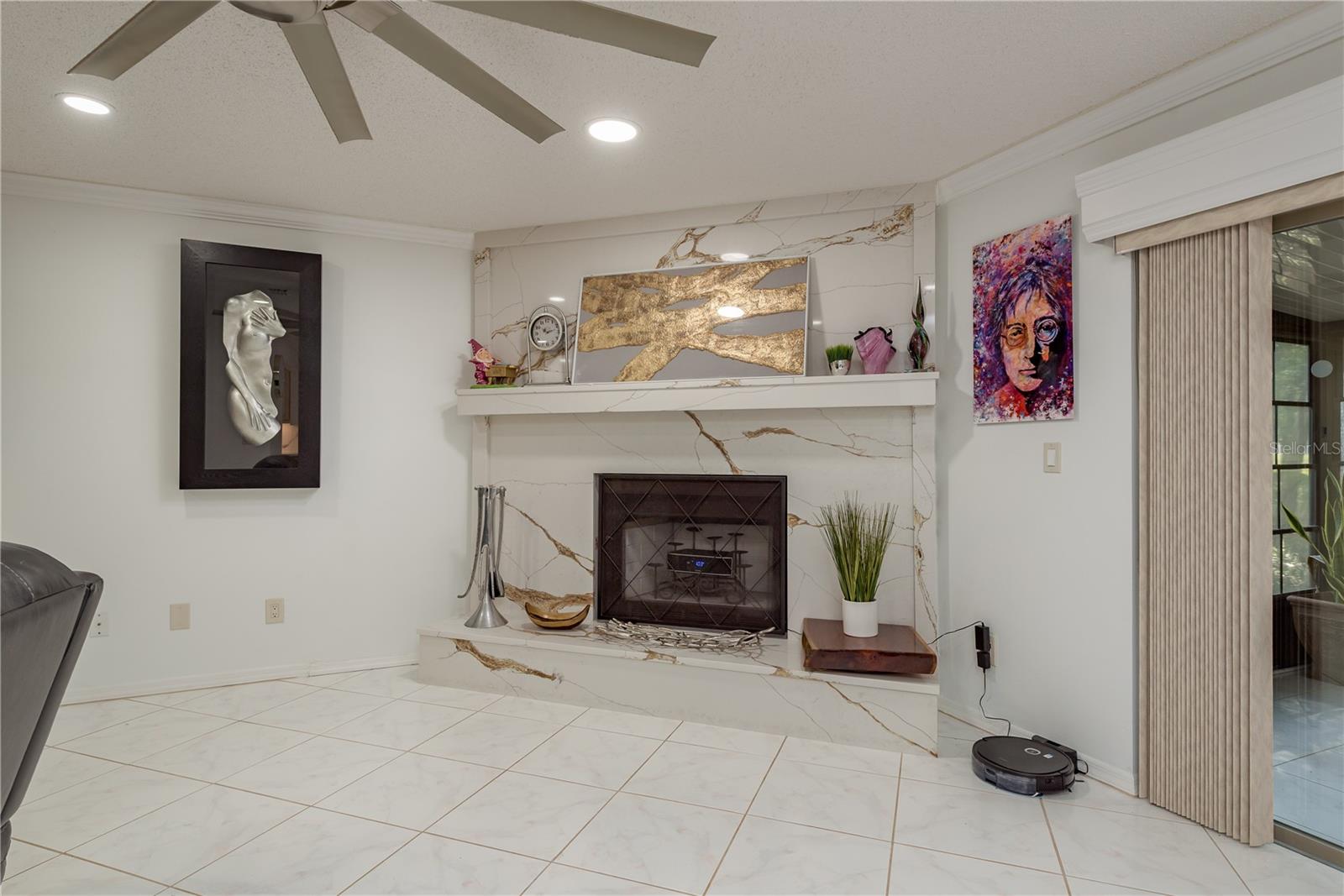 Listing photo id 8 for 3071 Bolt Drive