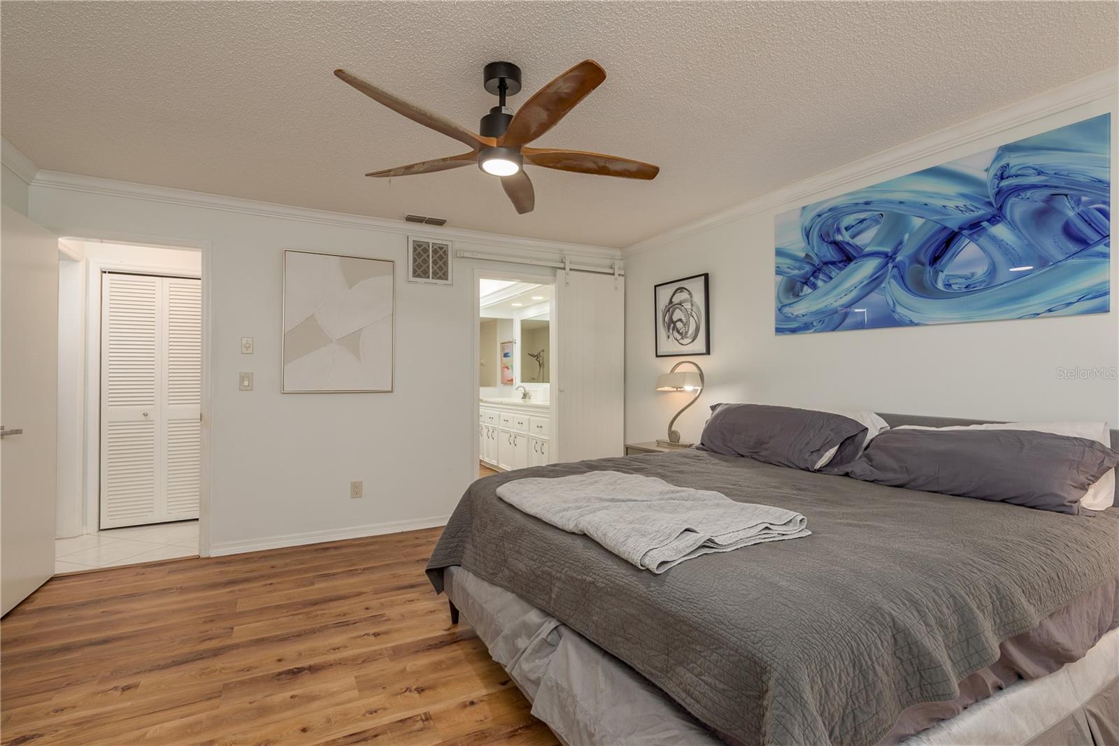 Listing photo id 16 for 3071 Bolt Drive