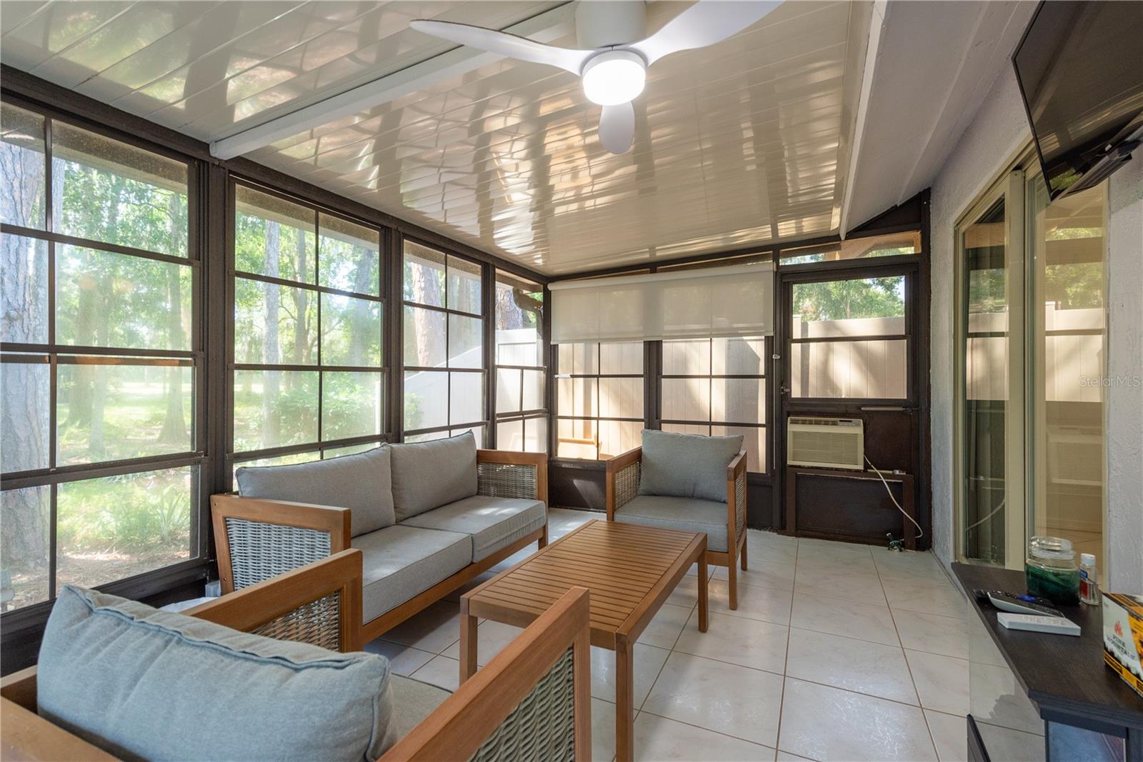 Listing photo id 25 for 3071 Bolt Drive