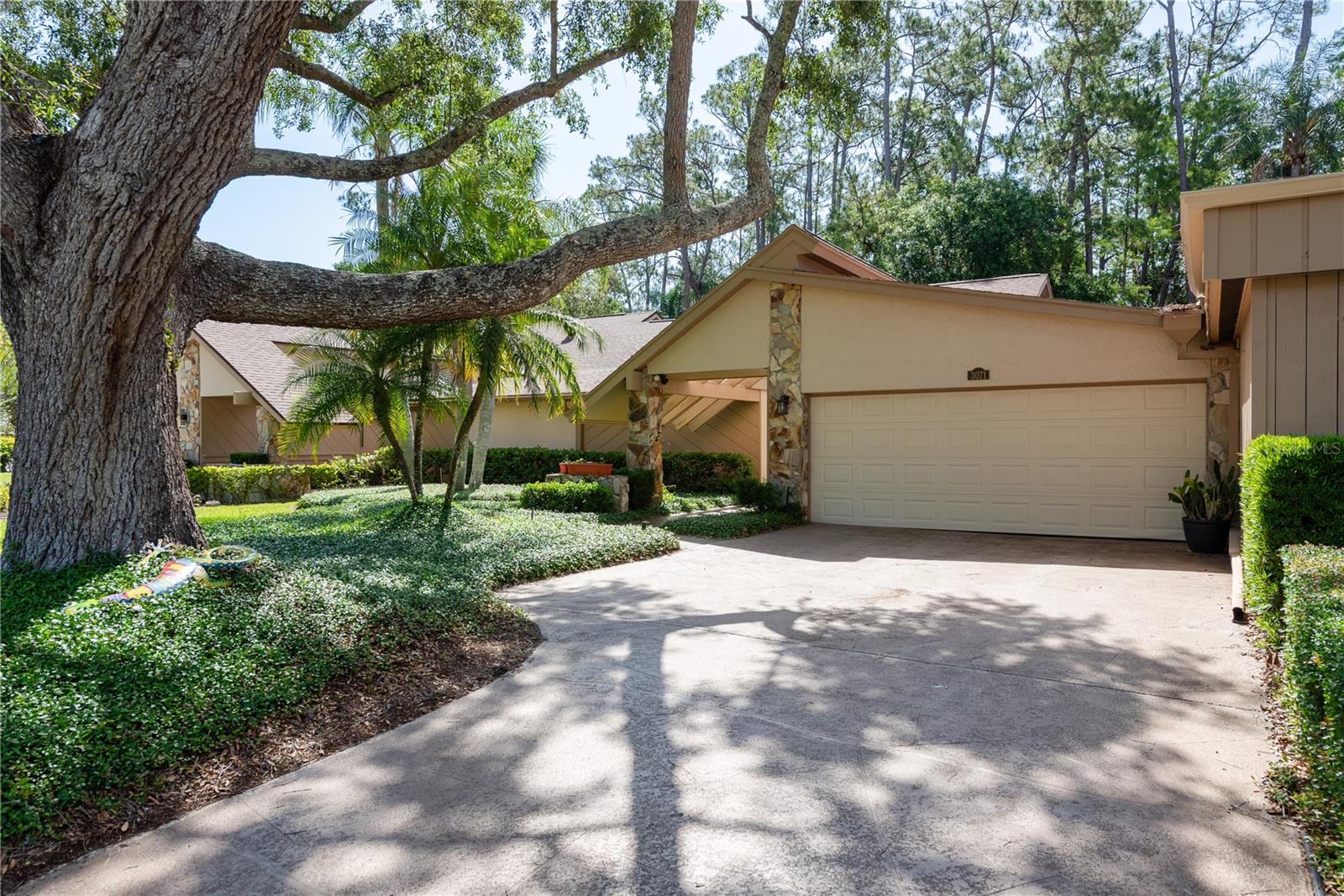 Listing photo id 2 for 3071 Bolt Drive