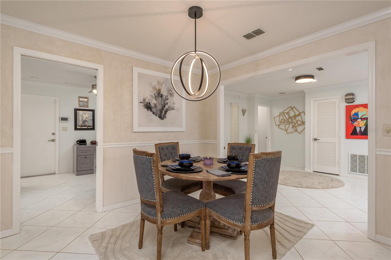 Listing photo id 7 for 3071 Bolt Drive
