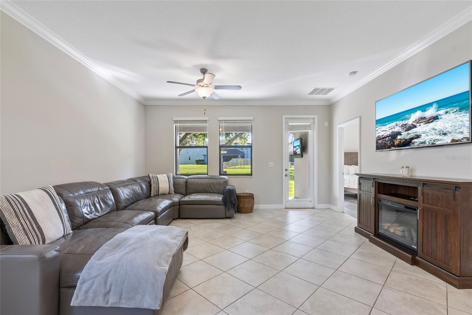 Image 25 of 35 For 4690 Coachford Drive