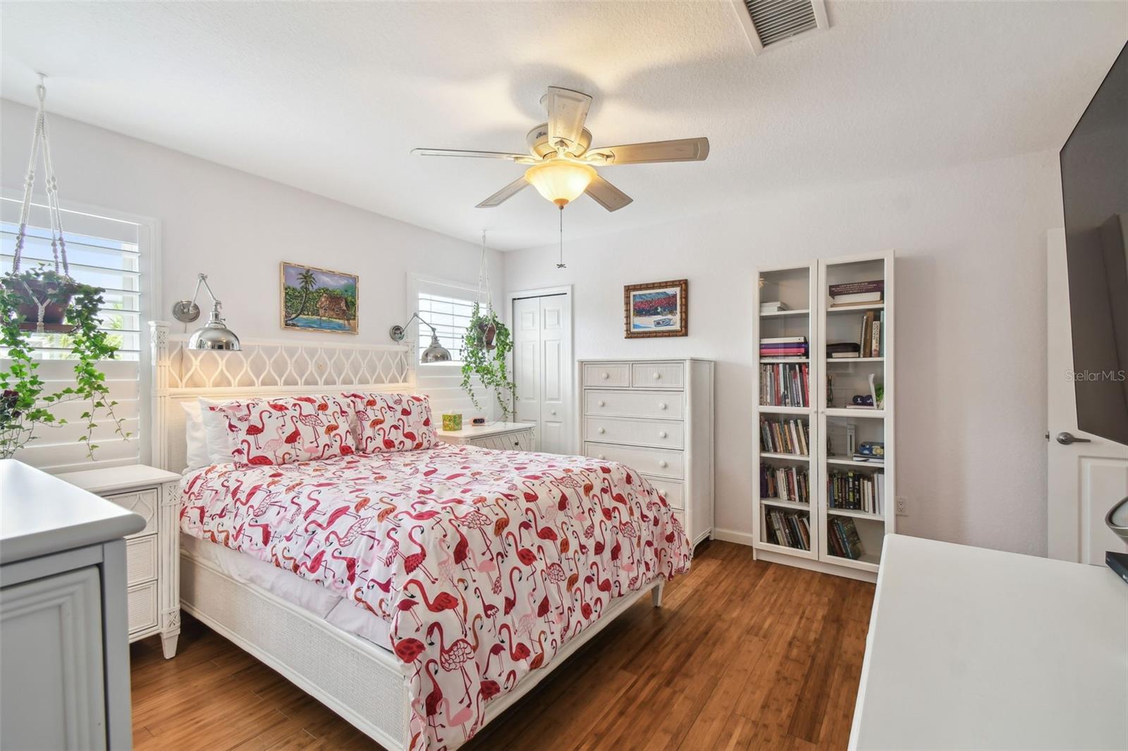 Listing photo id 16 for 3227 Rose Arbor Drive