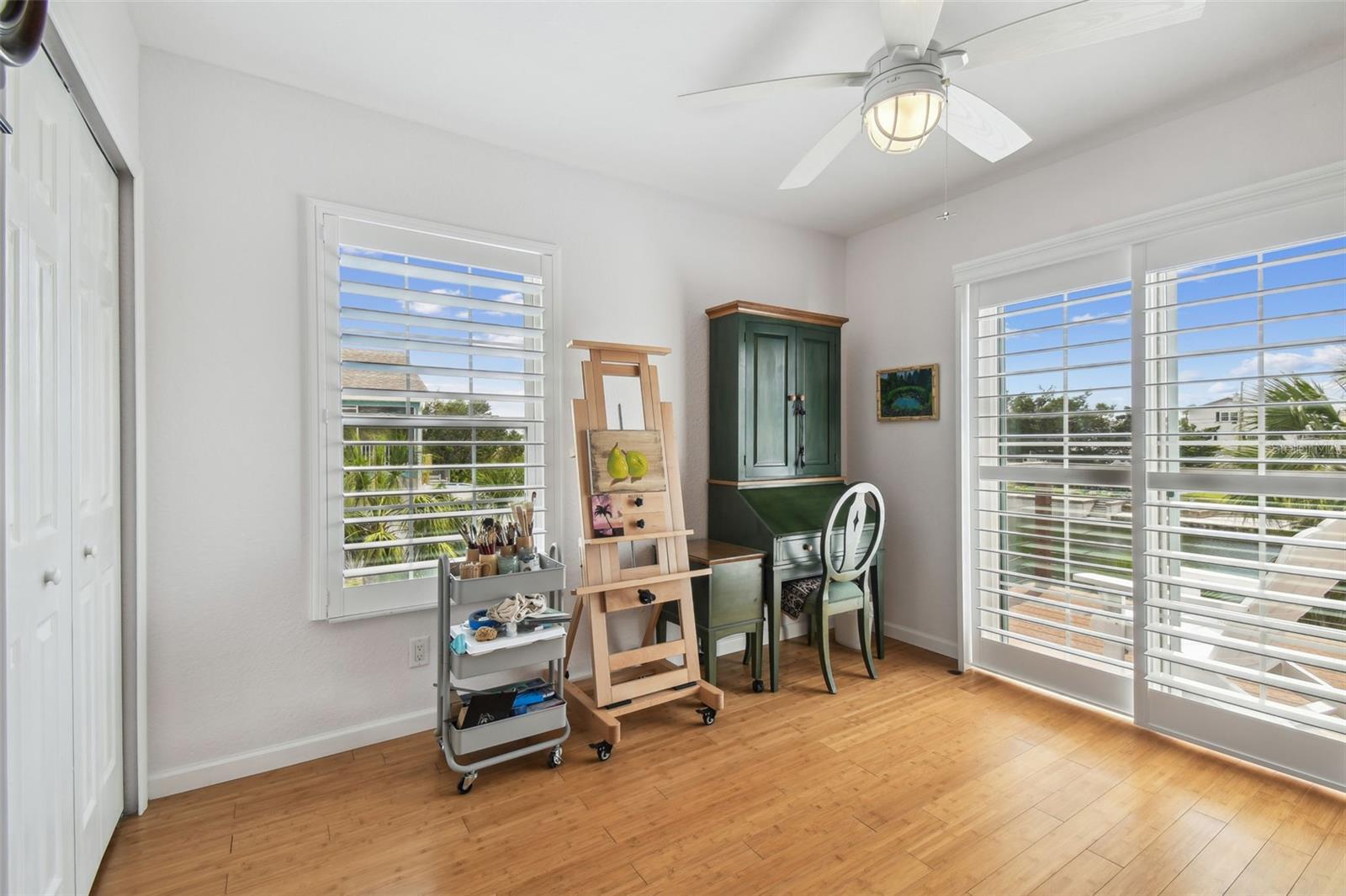 Listing photo id 18 for 3227 Rose Arbor Drive