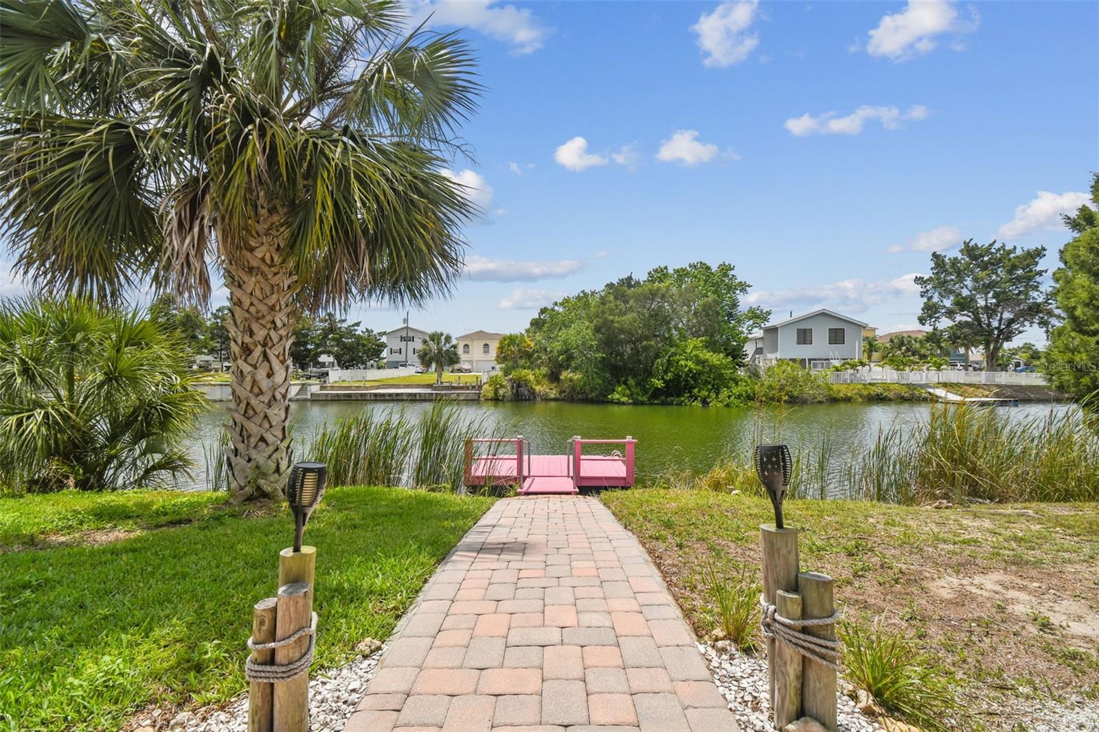 Listing photo id 25 for 3227 Rose Arbor Drive