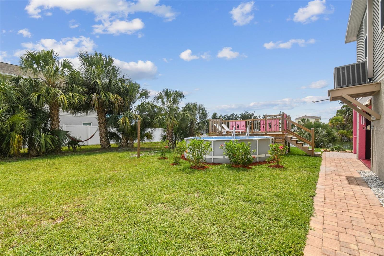 Listing photo id 26 for 3227 Rose Arbor Drive