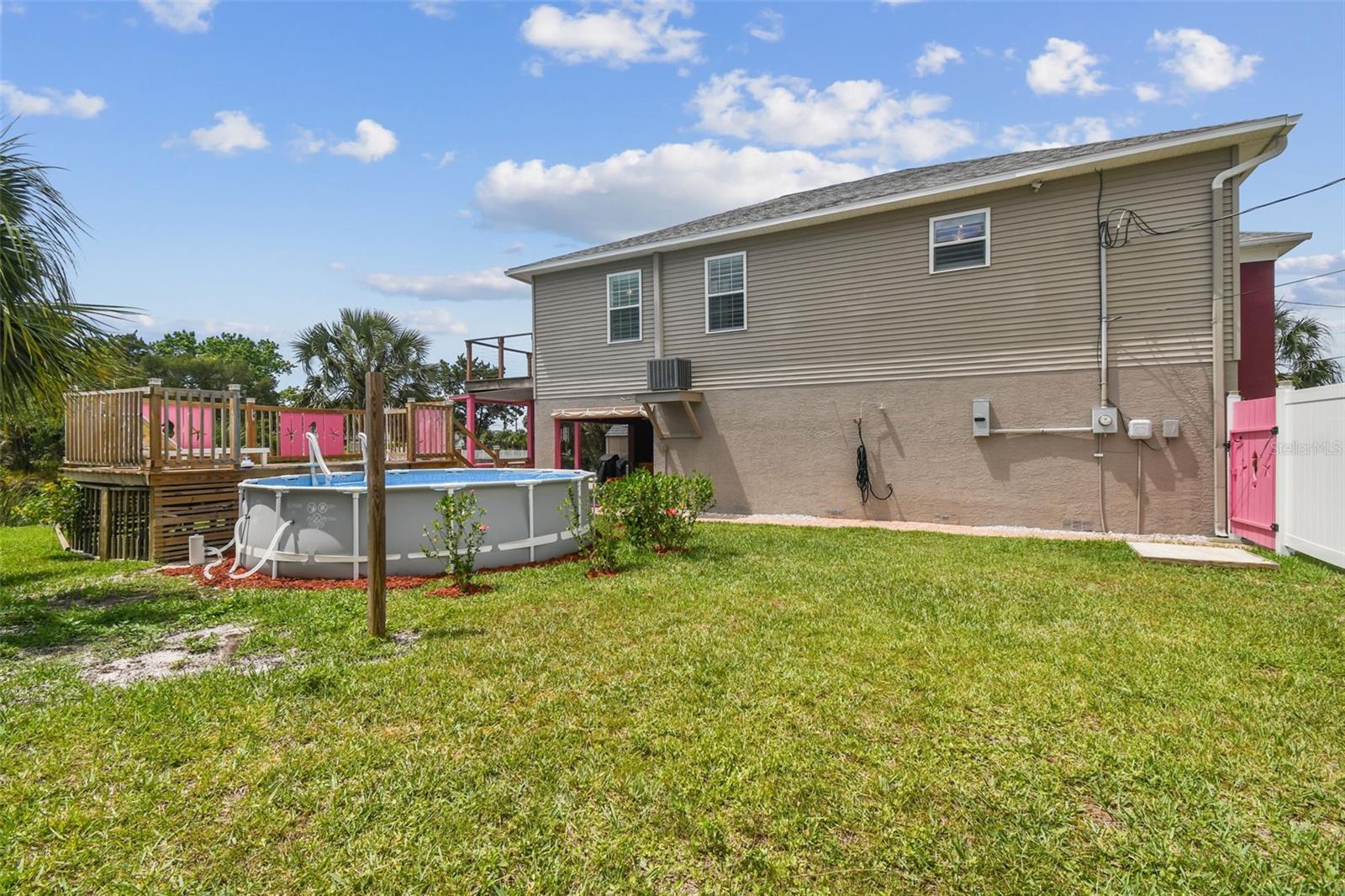 Listing photo id 27 for 3227 Rose Arbor Drive