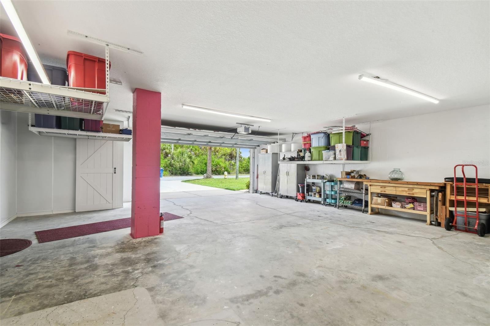 Listing photo id 37 for 3227 Rose Arbor Drive