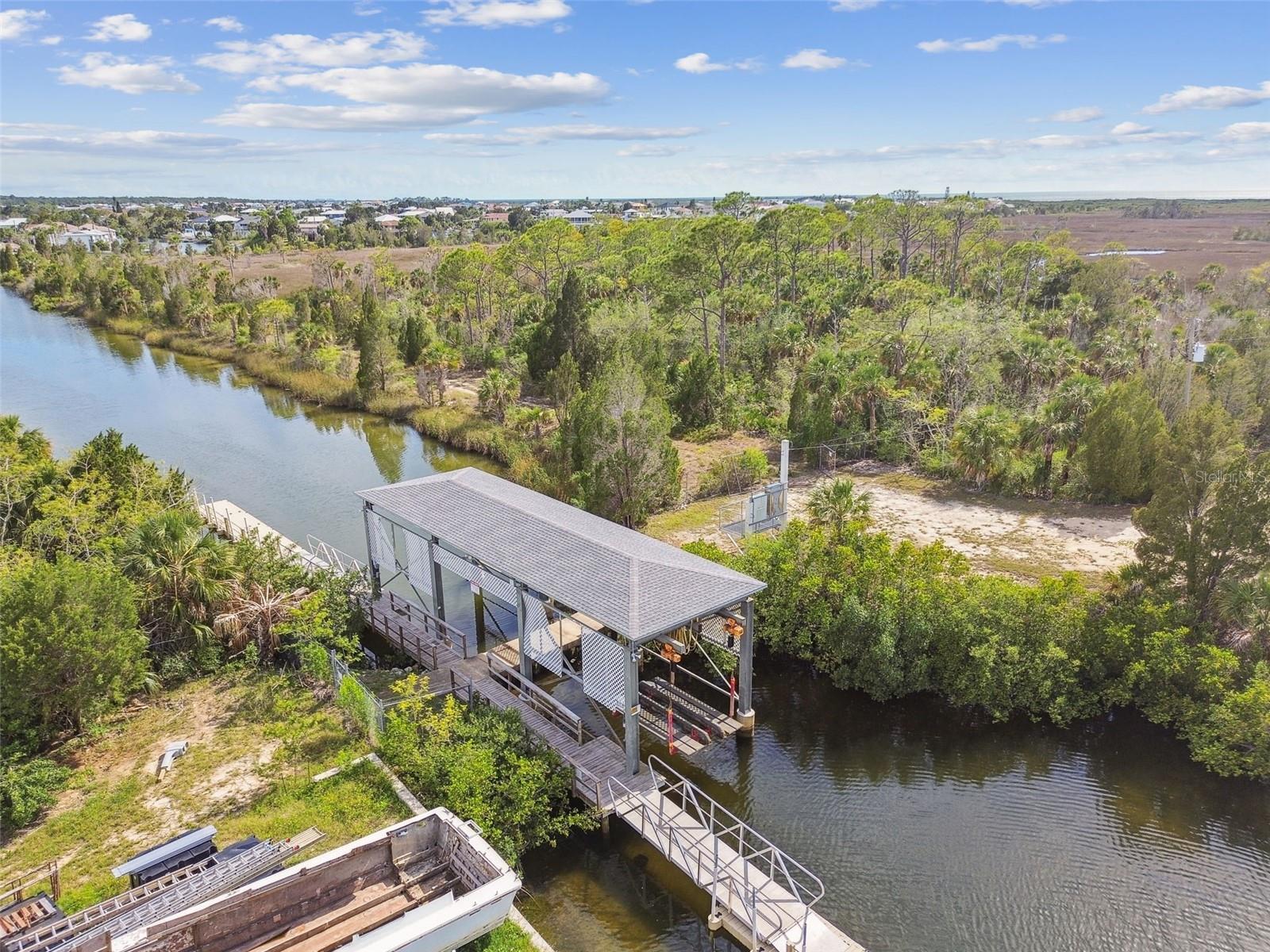 Listing photo id 42 for 3227 Rose Arbor Drive