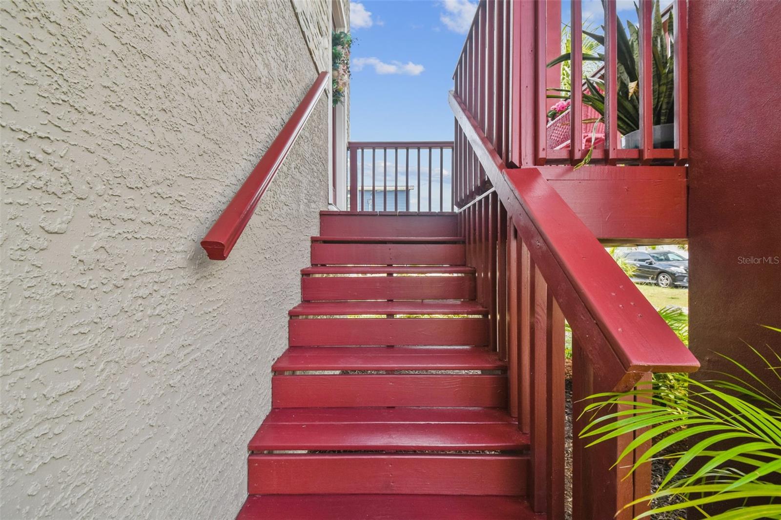 Listing photo id 3 for 3227 Rose Arbor Drive