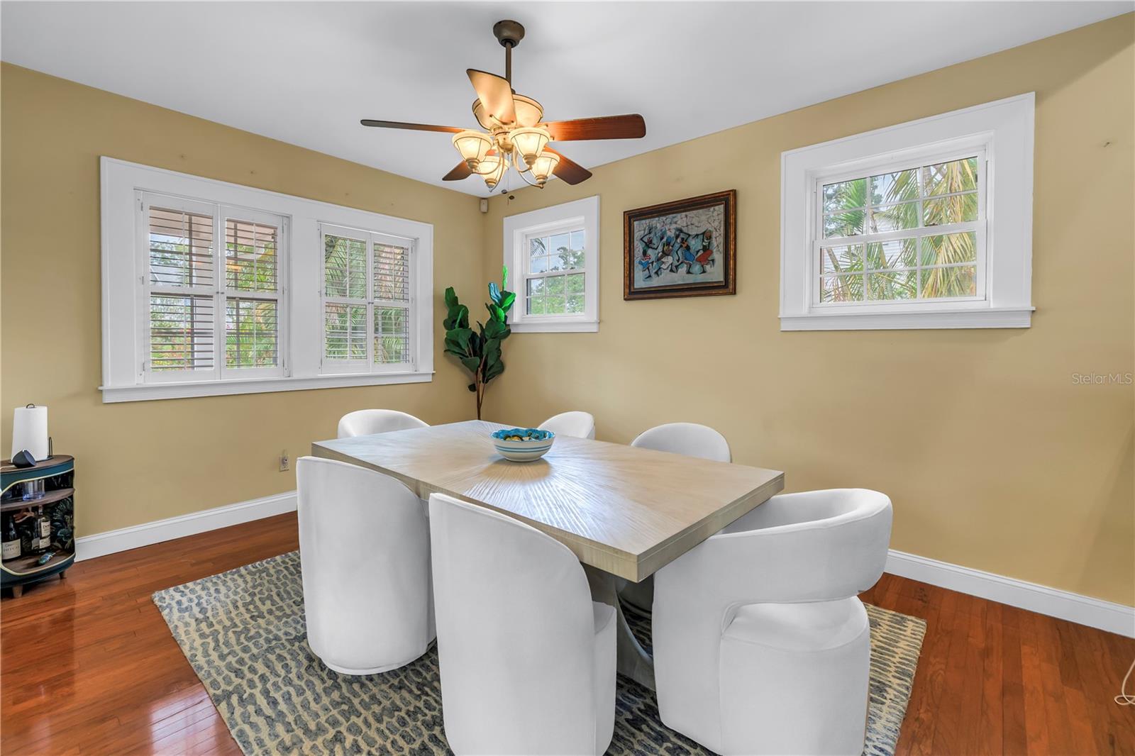 Image 15 of 77 For 546 26th Avenue N