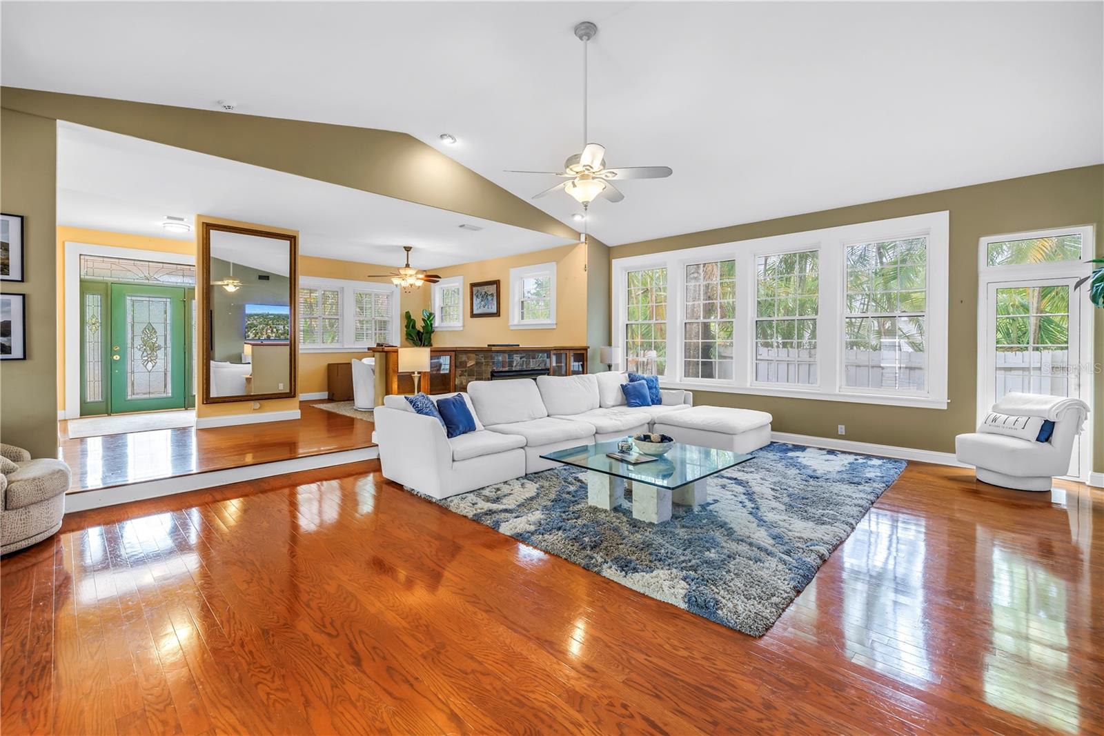 Image 18 of 77 For 546 26th Avenue N