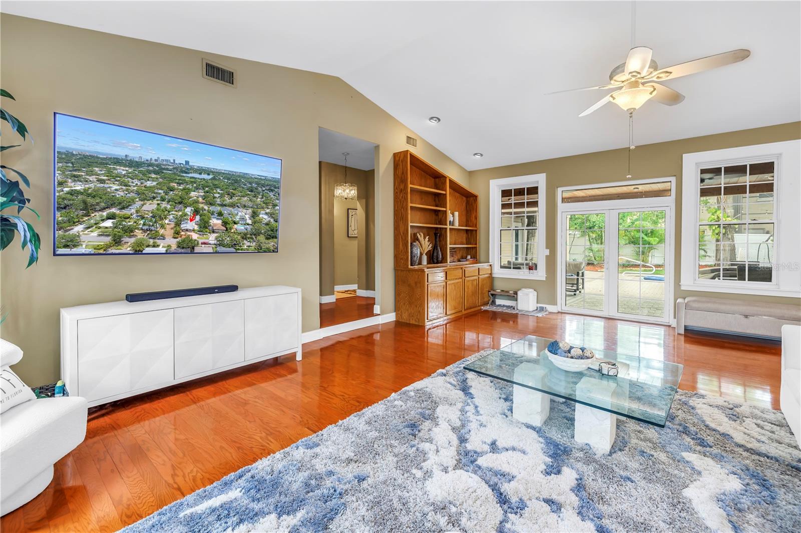 Image 19 of 77 For 546 26th Avenue N