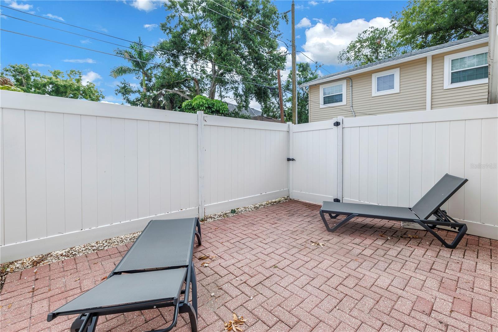 Image 25 of 77 For 546 26th Avenue N