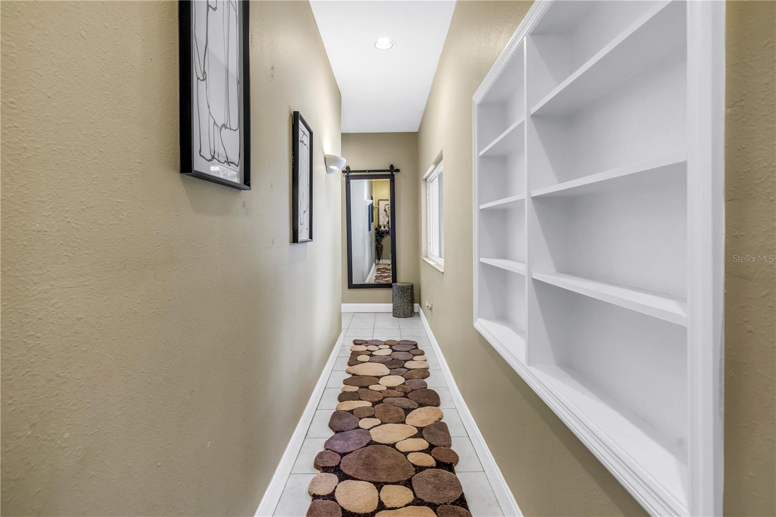 Image 27 of 77 For 546 26th Avenue N