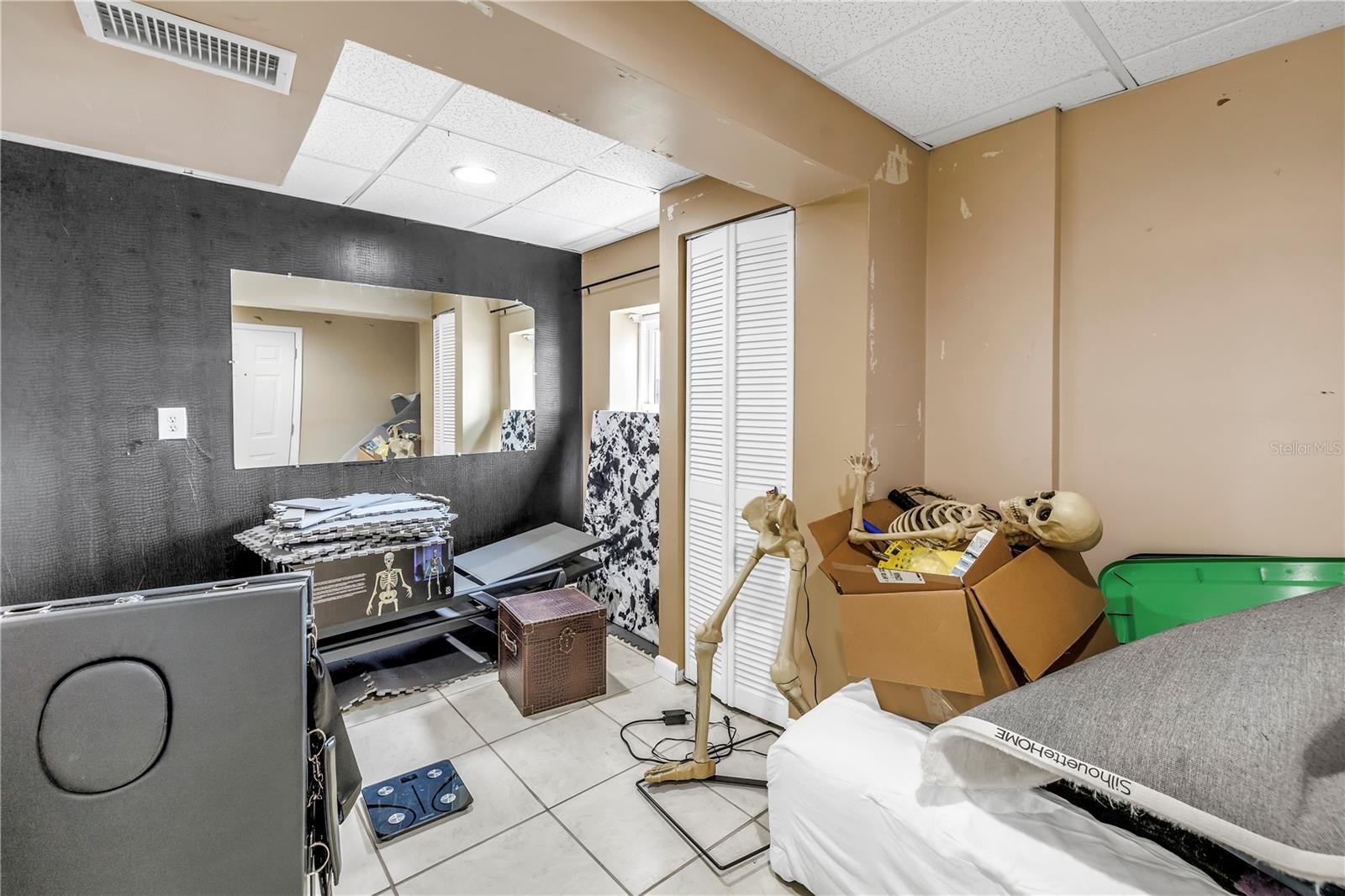 Image 37 of 77 For 546 26th Avenue N