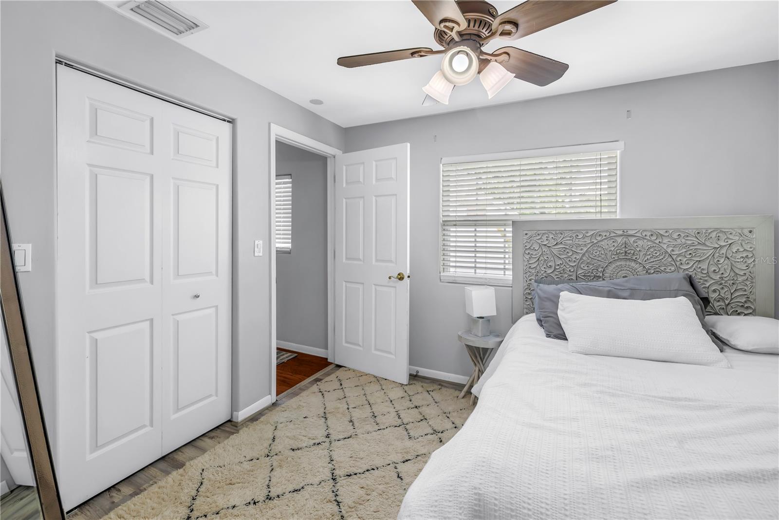 Image 39 of 77 For 546 26th Avenue N