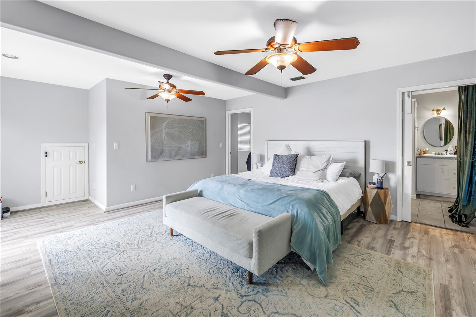 Image 45 of 77 For 546 26th Avenue N