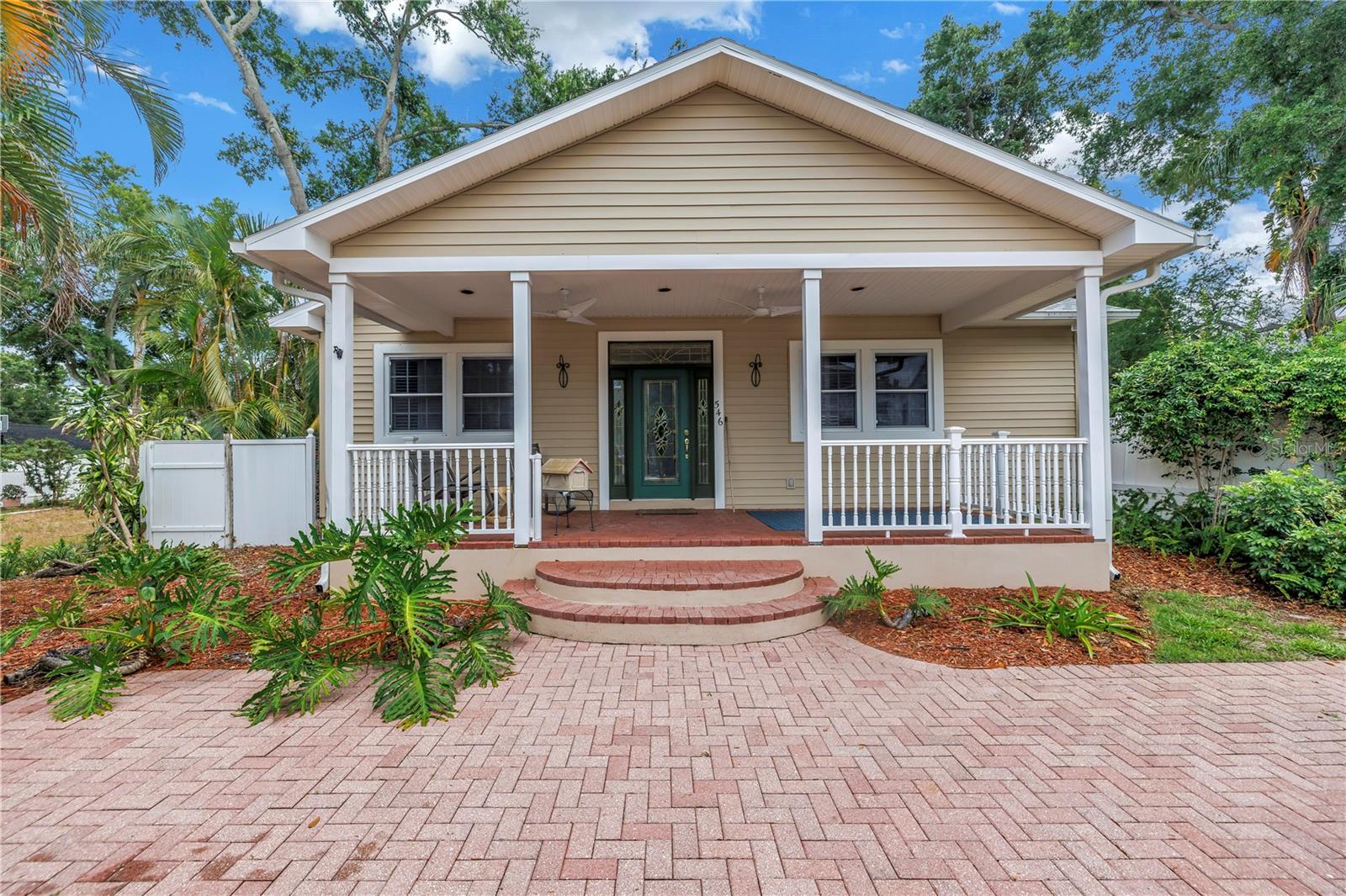 Image 5 of 77 For 546 26th Avenue N