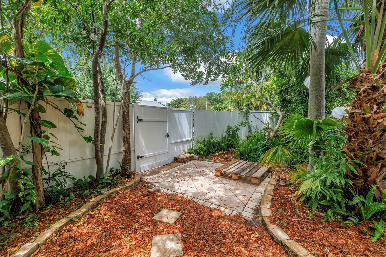 Image 52 of 77 For 546 26th Avenue N