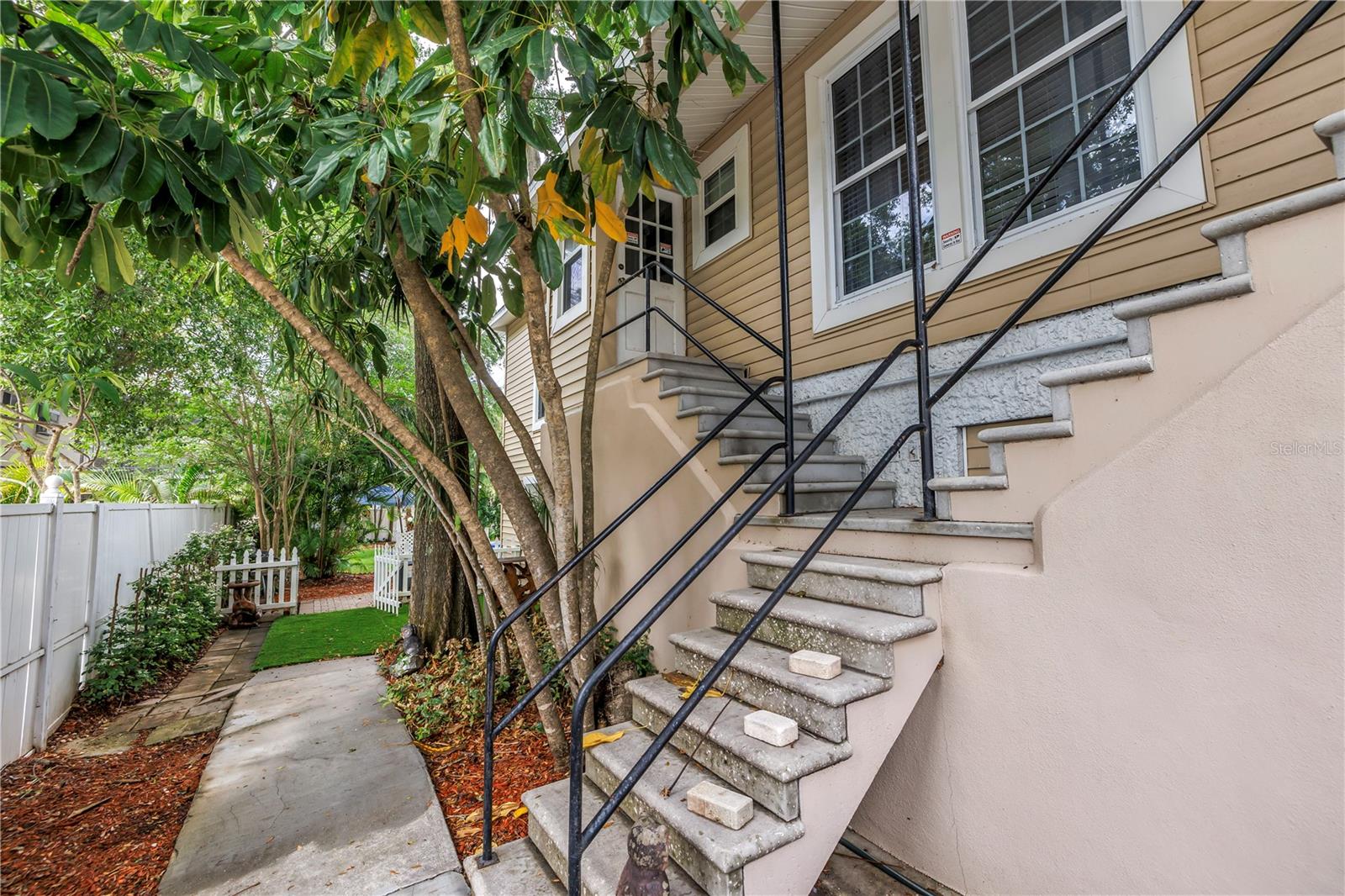 Image 67 of 77 For 546 26th Avenue N