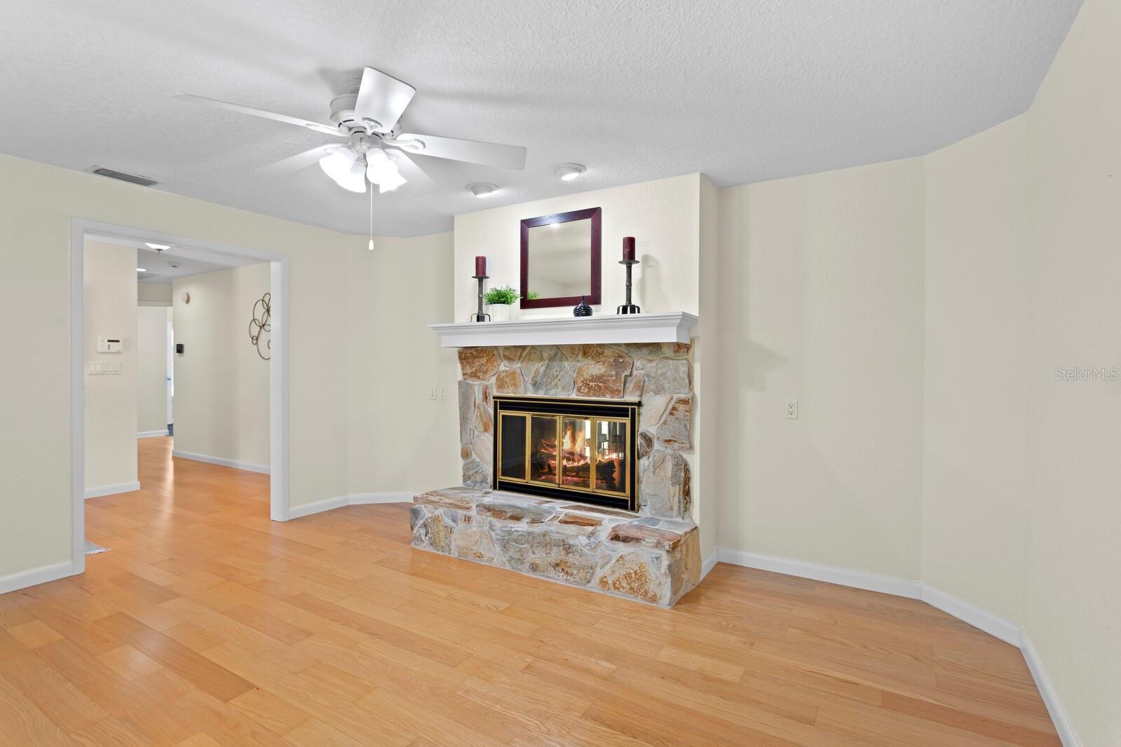 Image 17 of 91 For 80 Sycamore Court