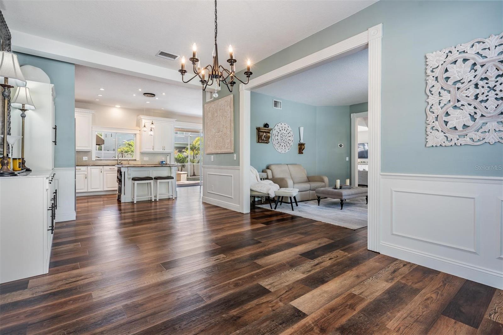 Image 10 of 73 For 4915 Augusta Avenue