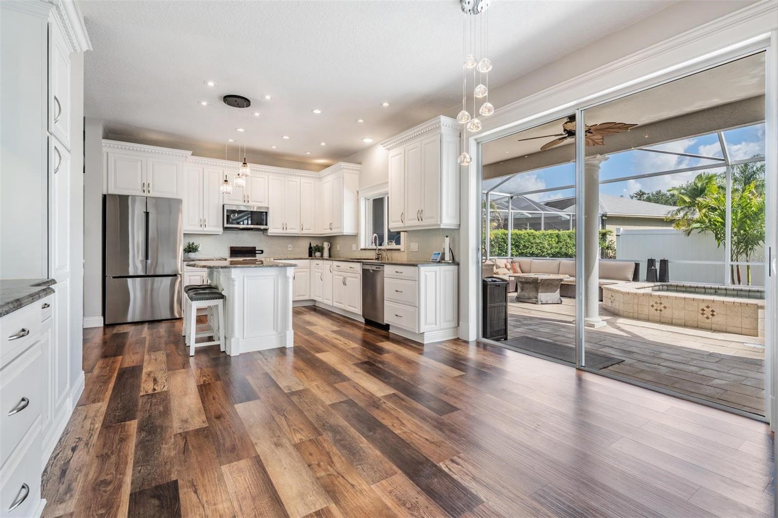 Image 17 of 73 For 4915 Augusta Avenue
