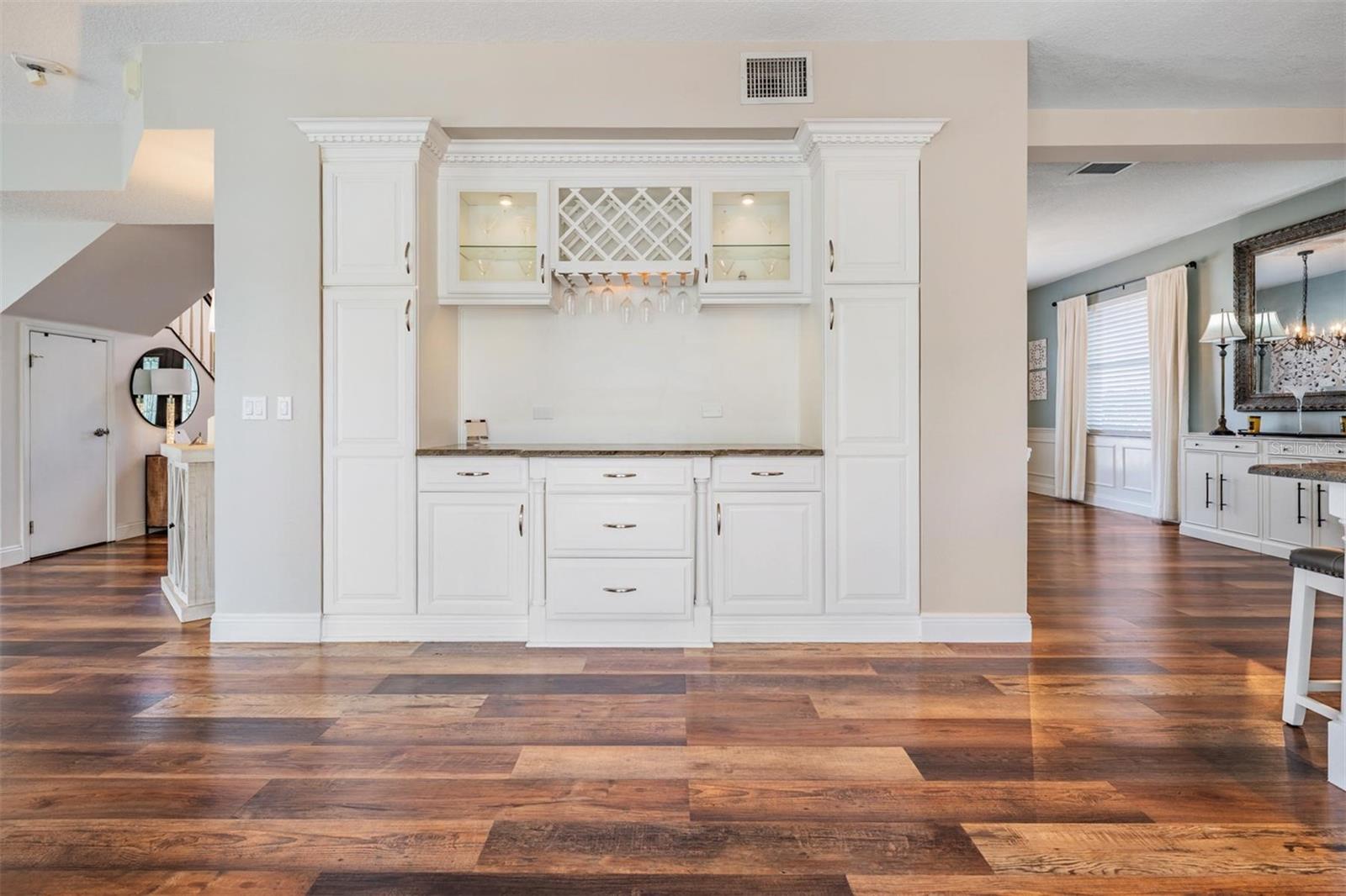 Image 18 of 73 For 4915 Augusta Avenue