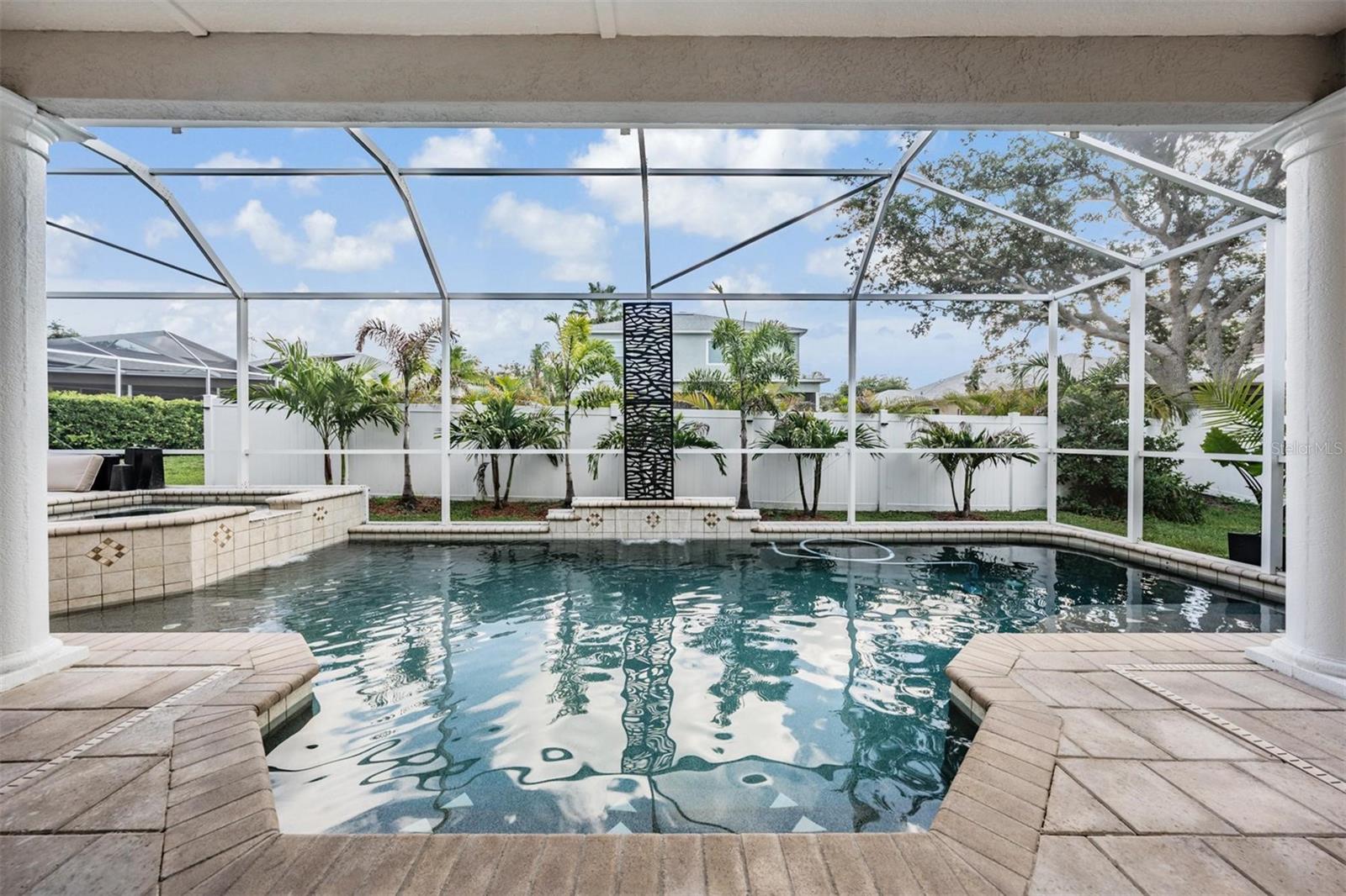 Image 41 of 73 For 4915 Augusta Avenue