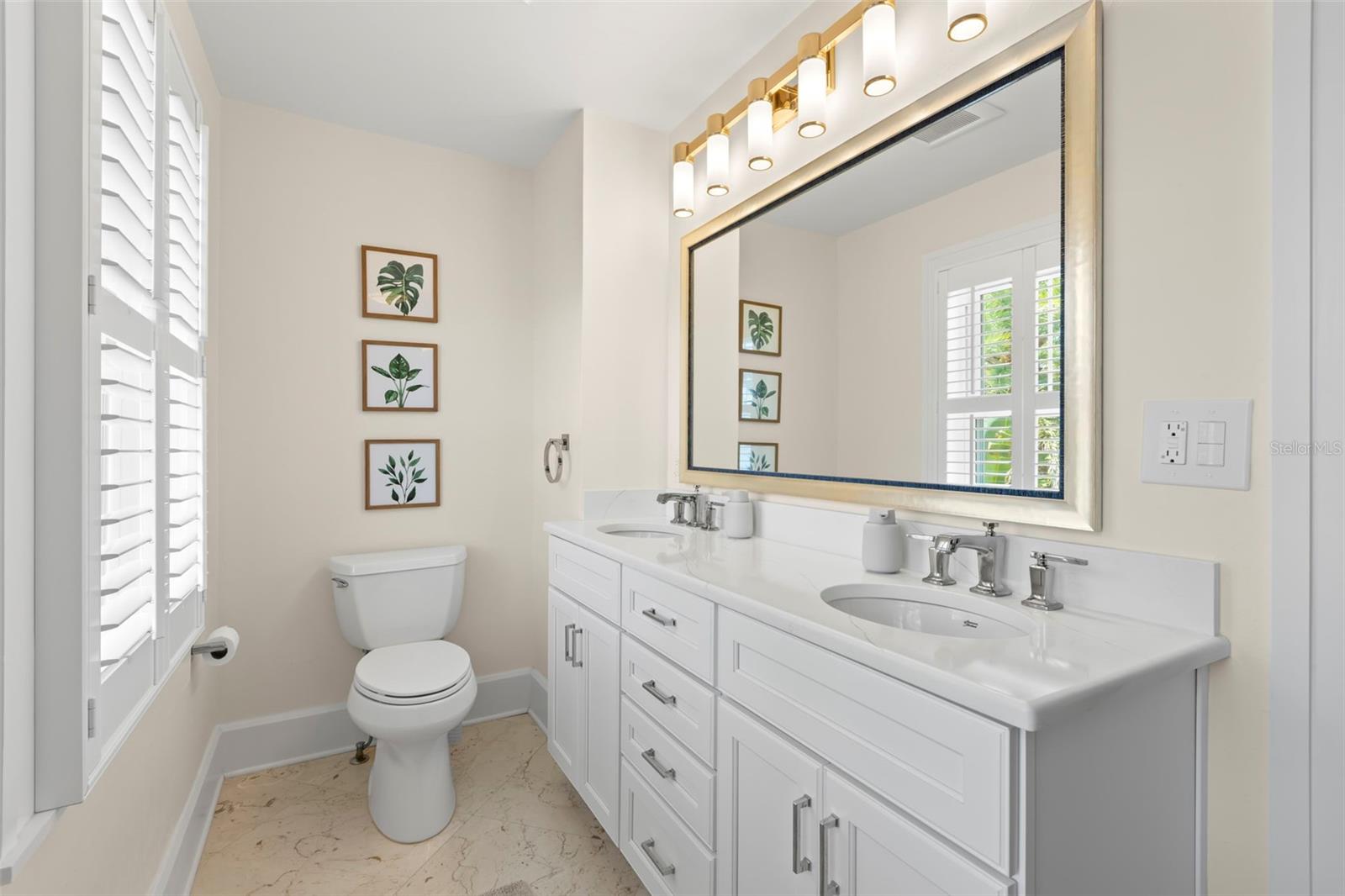Image 28 of 63 For 455 18th Avenue Ne
