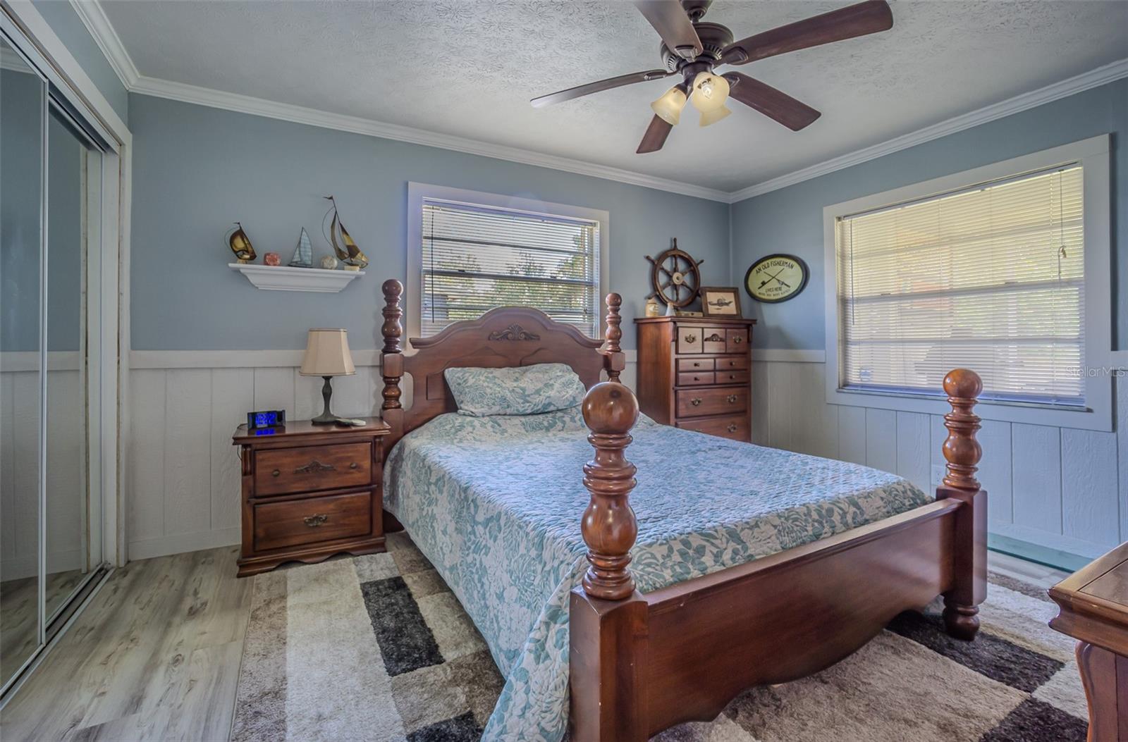 Image 11 of 33 For 402 12th Street Sw