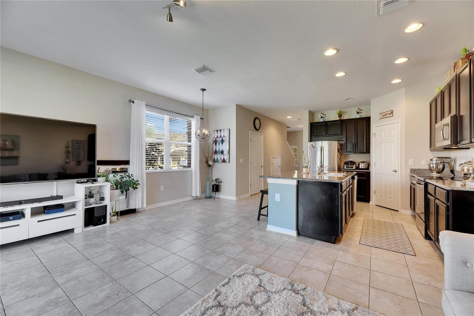Image 14 of 59 For 6907 Holly Heath Drive