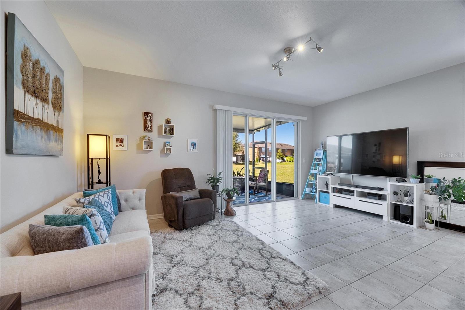 Image 20 of 59 For 6907 Holly Heath Drive