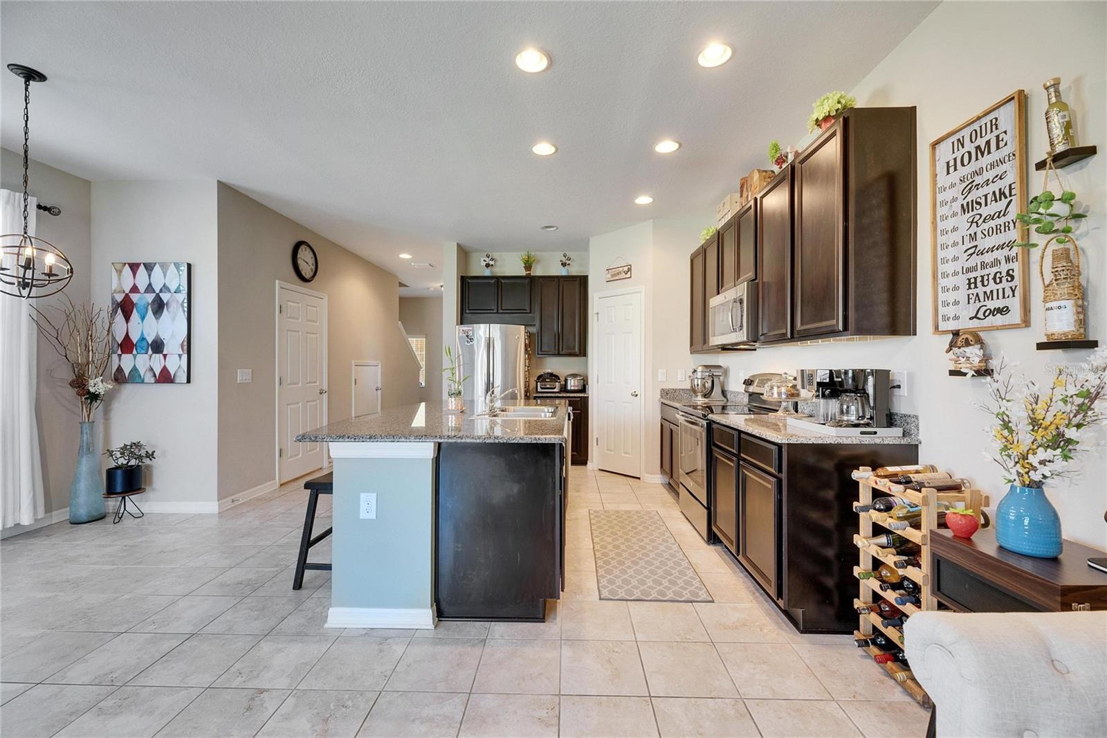 Image 21 of 59 For 6907 Holly Heath Drive