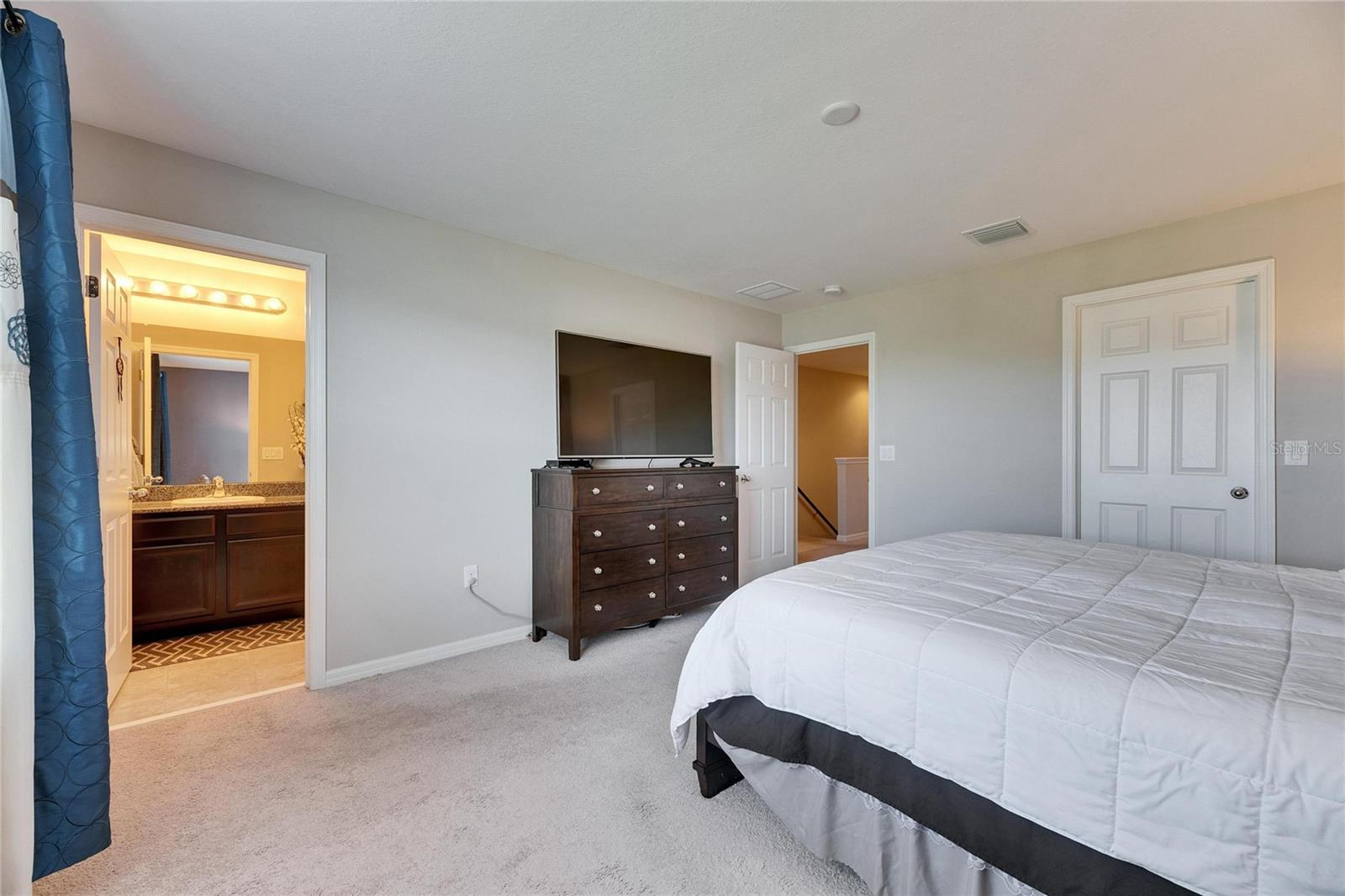 Image 32 of 59 For 6907 Holly Heath Drive