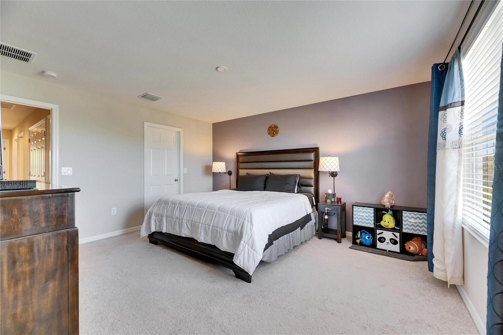 Image 33 of 59 For 6907 Holly Heath Drive