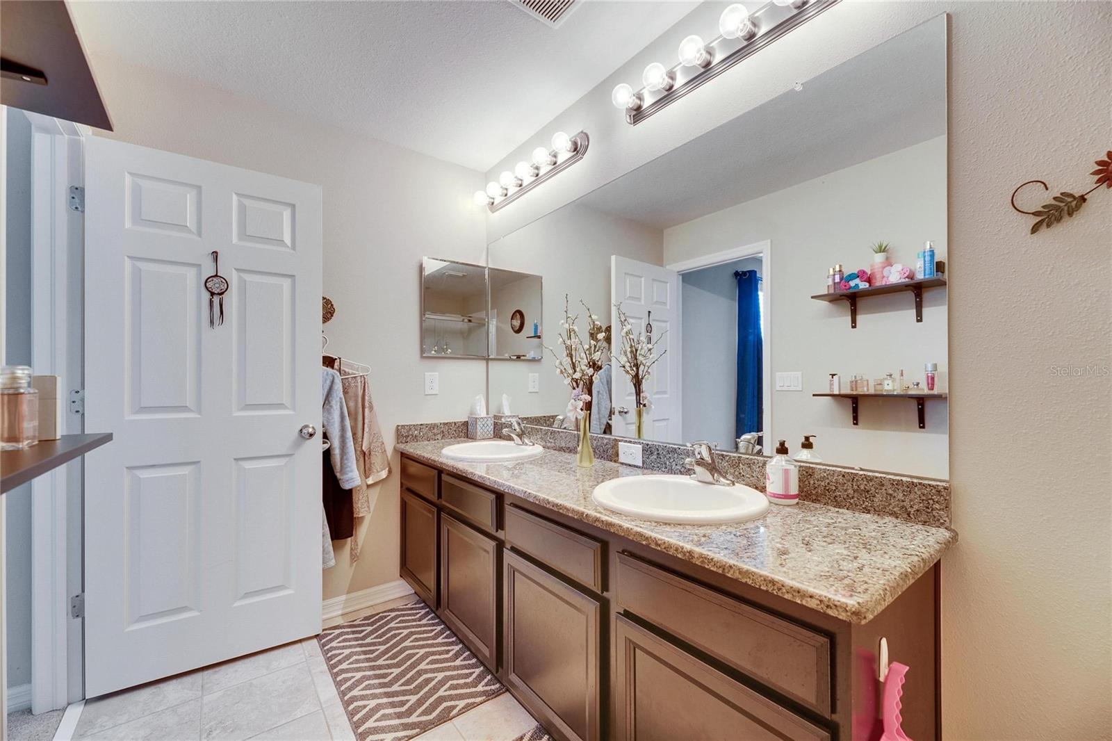 Image 36 of 59 For 6907 Holly Heath Drive