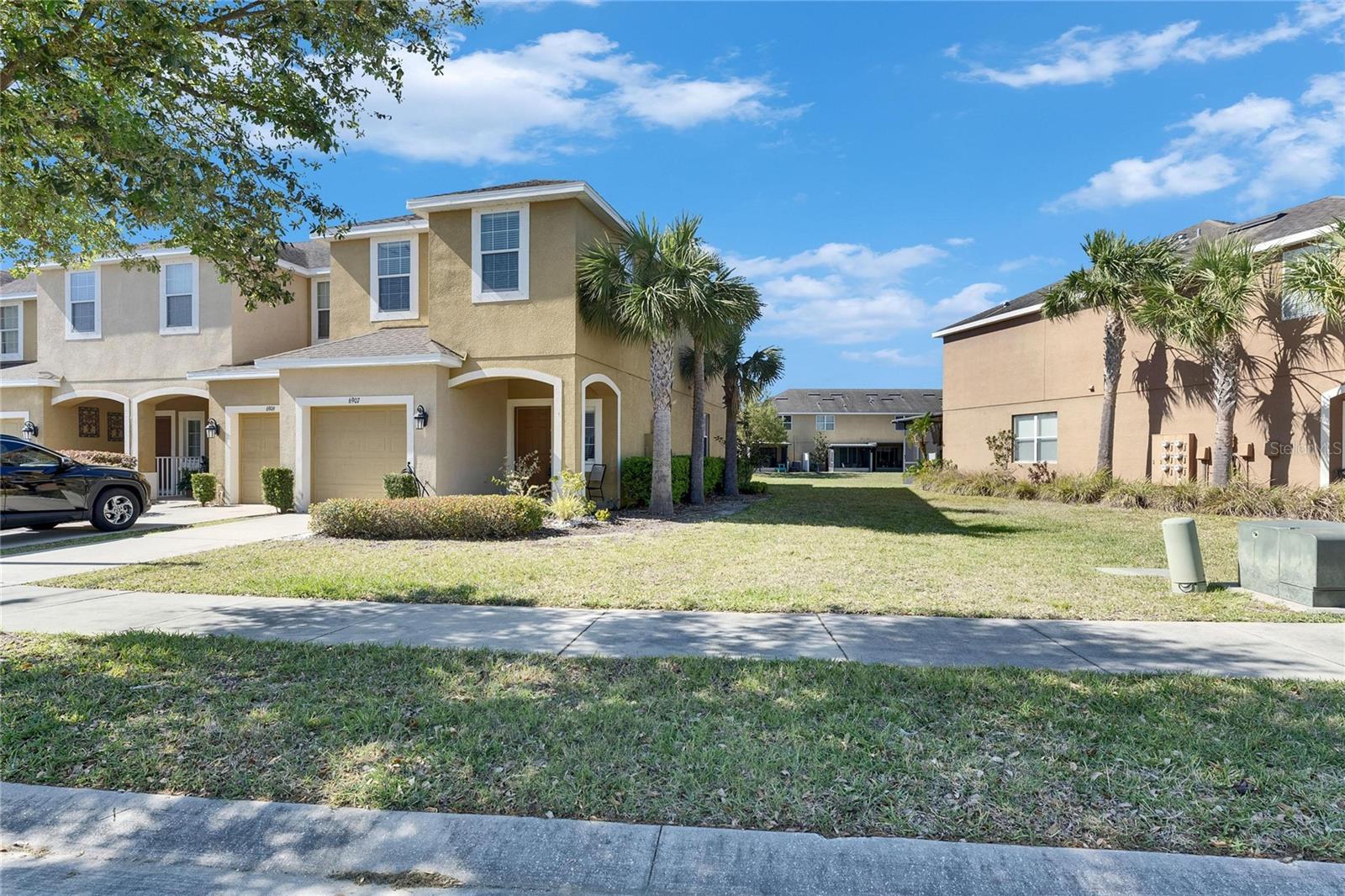 Image 4 of 59 For 6907 Holly Heath Drive