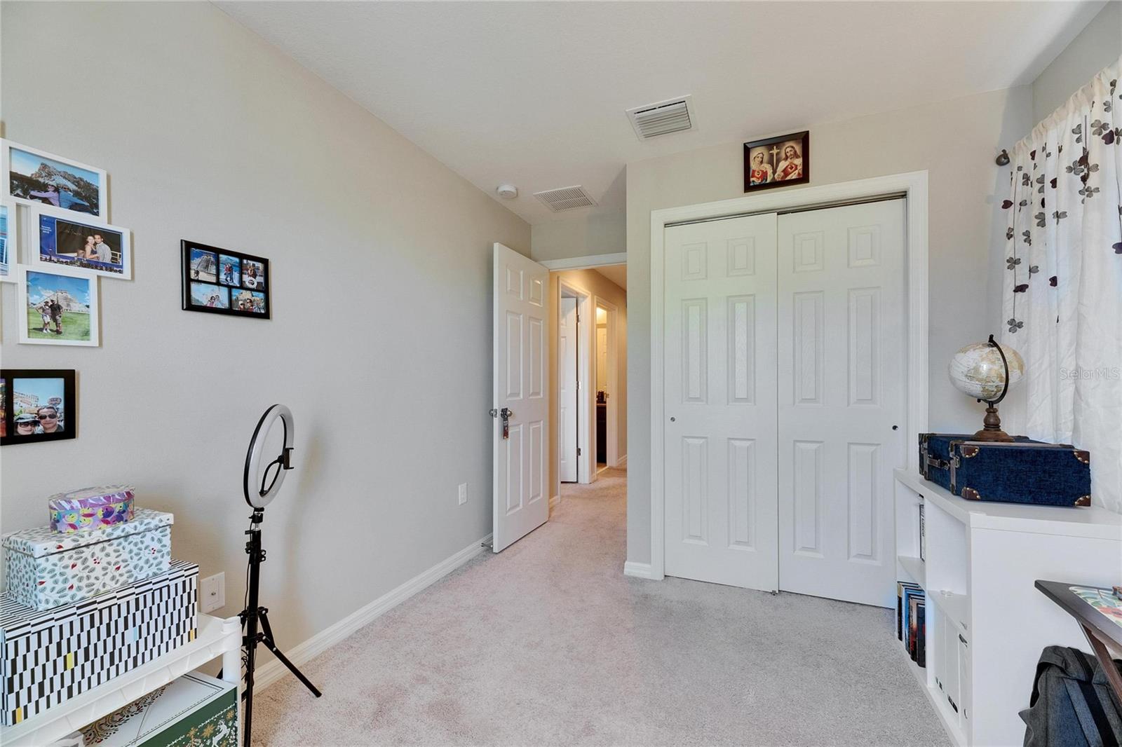 Image 42 of 59 For 6907 Holly Heath Drive