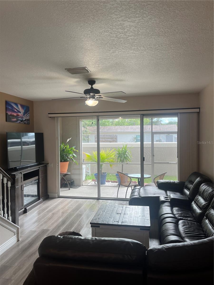 Listing photo id 11 for 7838 66th Way N