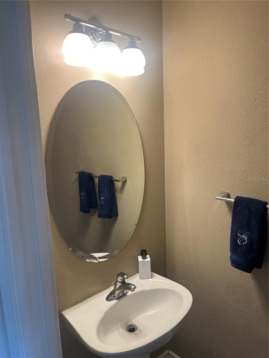 Listing photo id 24 for 7838 66th Way N