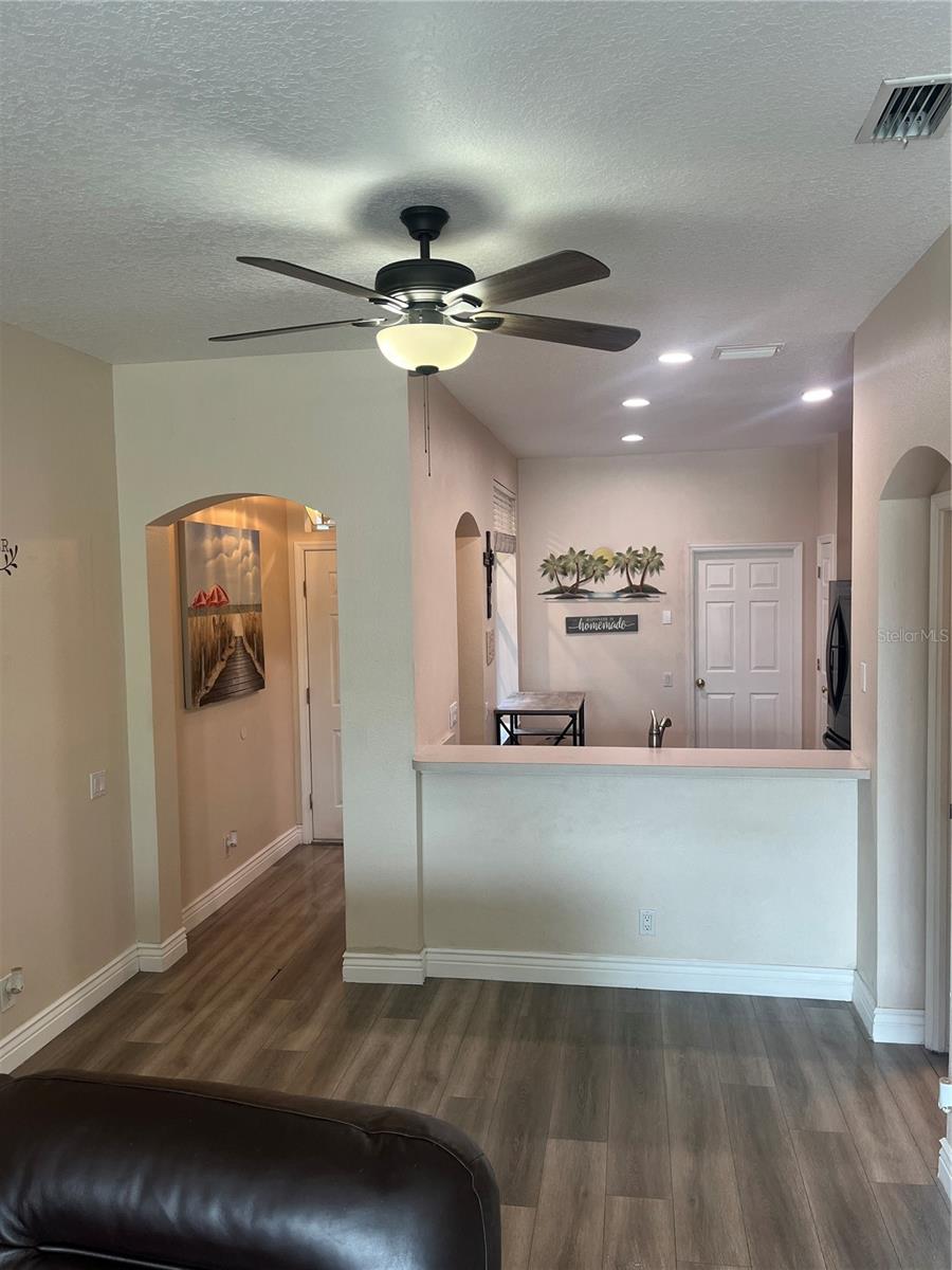 Listing photo id 5 for 7838 66th Way N
