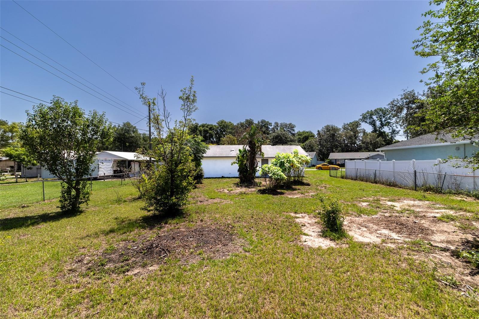 Listing photo id 18 for 5341 Tangerine Drive