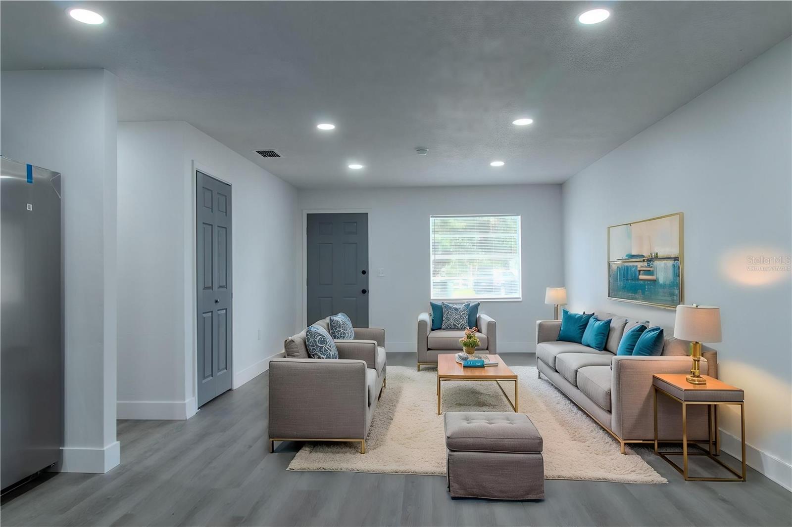 Listing photo id 2 for 5341 Tangerine Drive